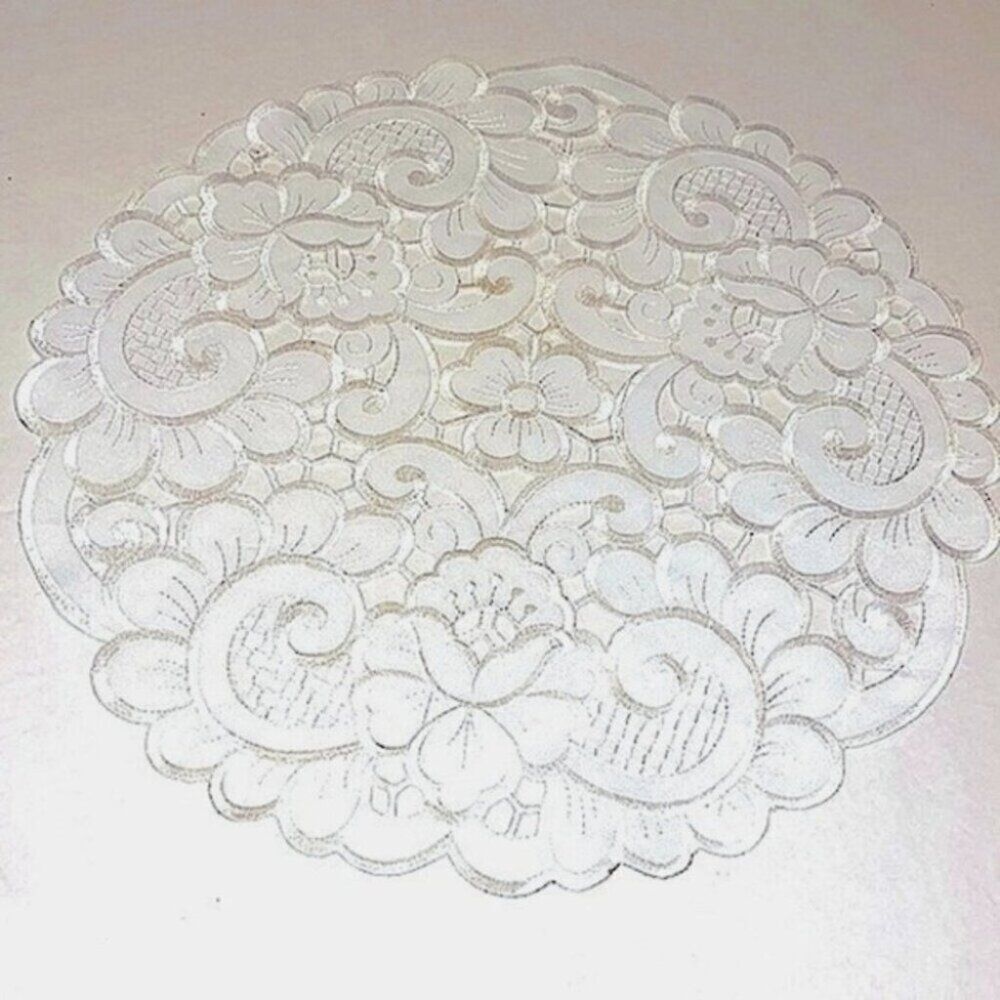 6PC 15” White Round Cut Out Pattern Embroidery Placemats